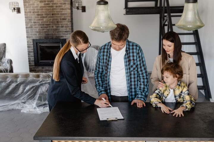 Fixed-Rate vs. Adjustable-Rate Mortgages: Pros, Cons, and How to Choose